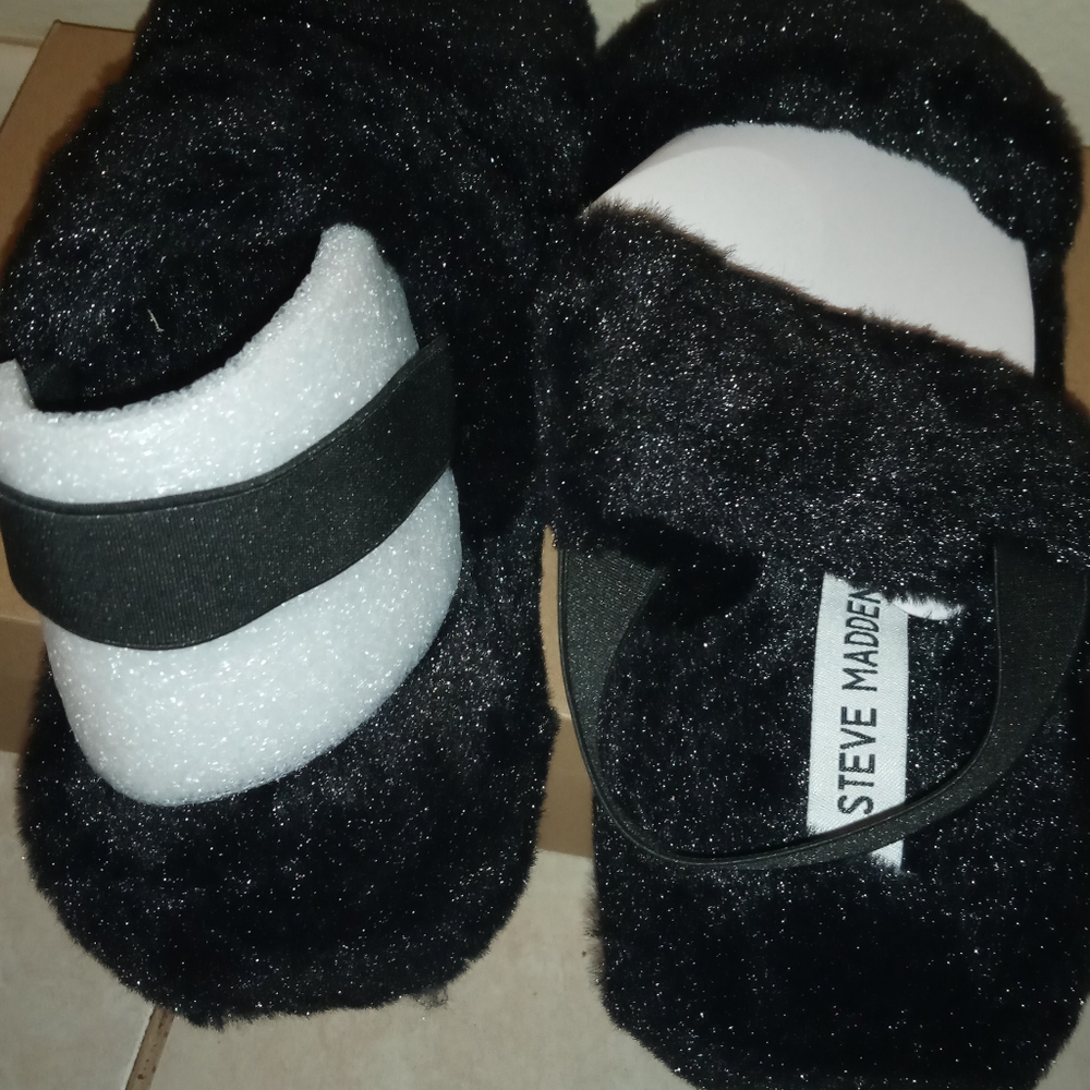 STEVE MADDEN Faux Fur Biddy Black Sandals 8M - Picture 6 of 6